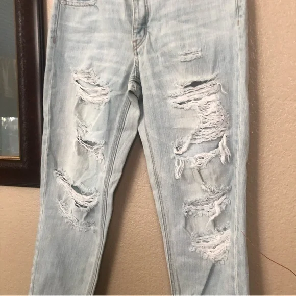 American Eagle TomGirl Super Distressed Light Blue Jeans Size 0 - Picture 5 of 12